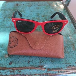 😎Rayban Wayfarers Cherry Red😎